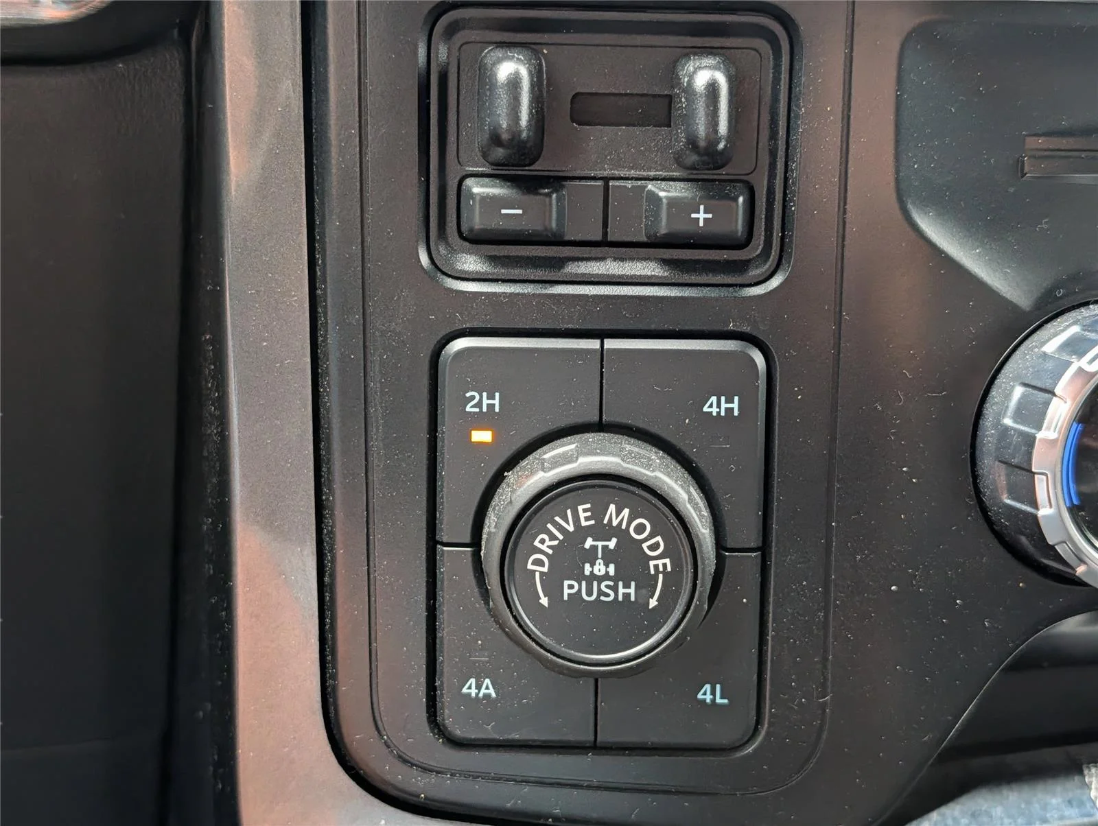 Used 2023 Carbonized Gray Ford LARIAT image 23