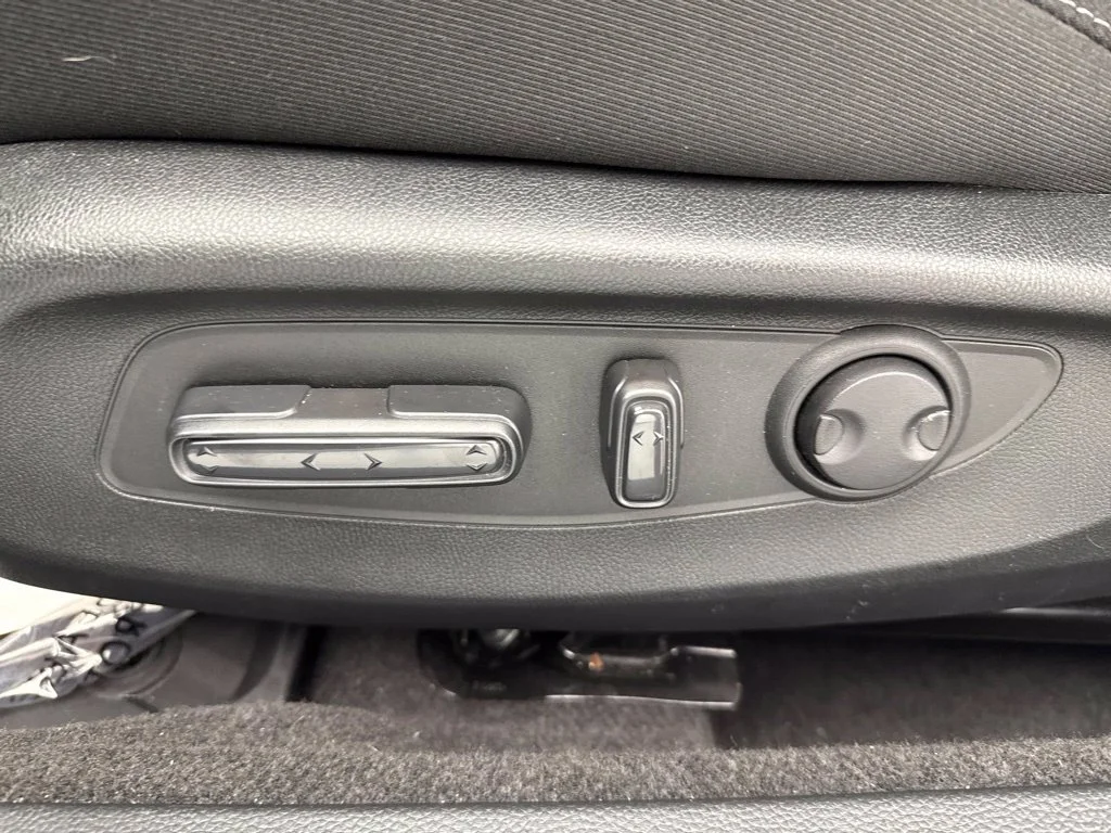 Used 2024 Meteorite Gray Metallic Honda EX image 17