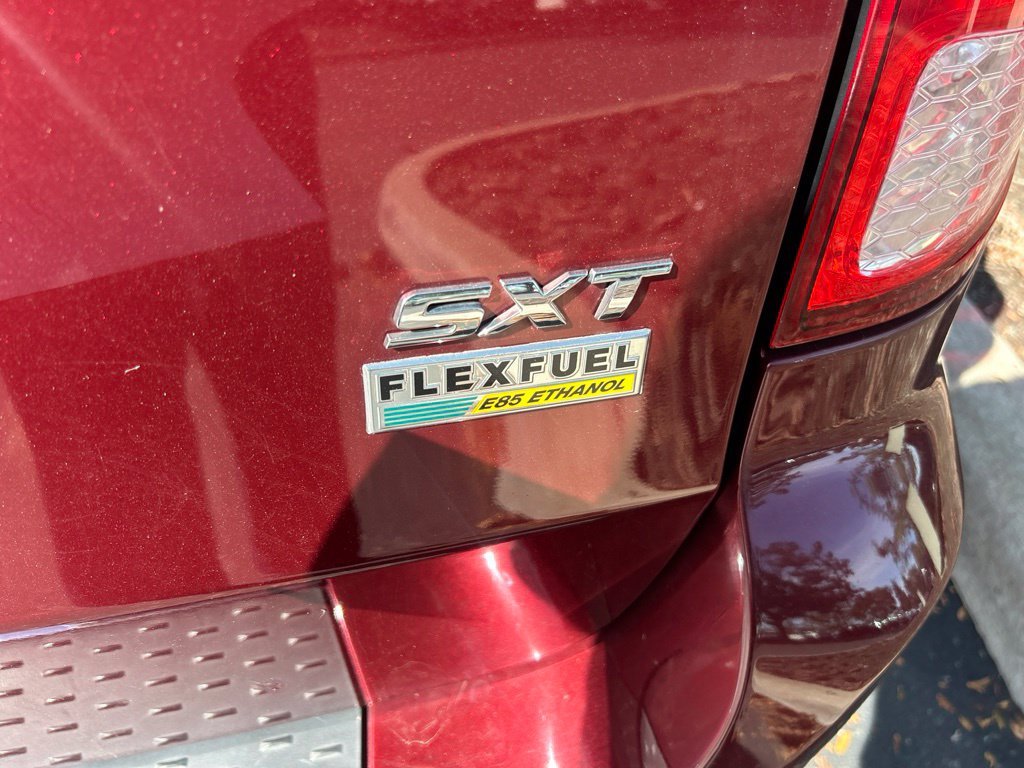 Used 2017 Red Dodge SXT image 8