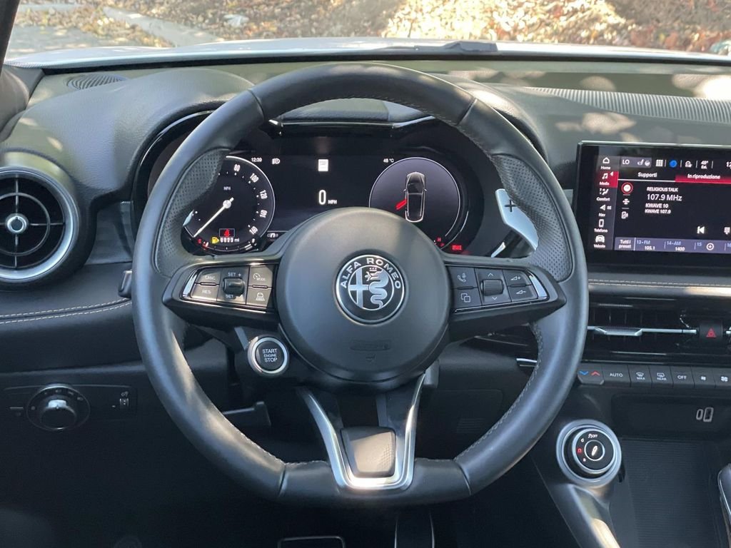 Used 2025 White Alfa Romeo  image 8