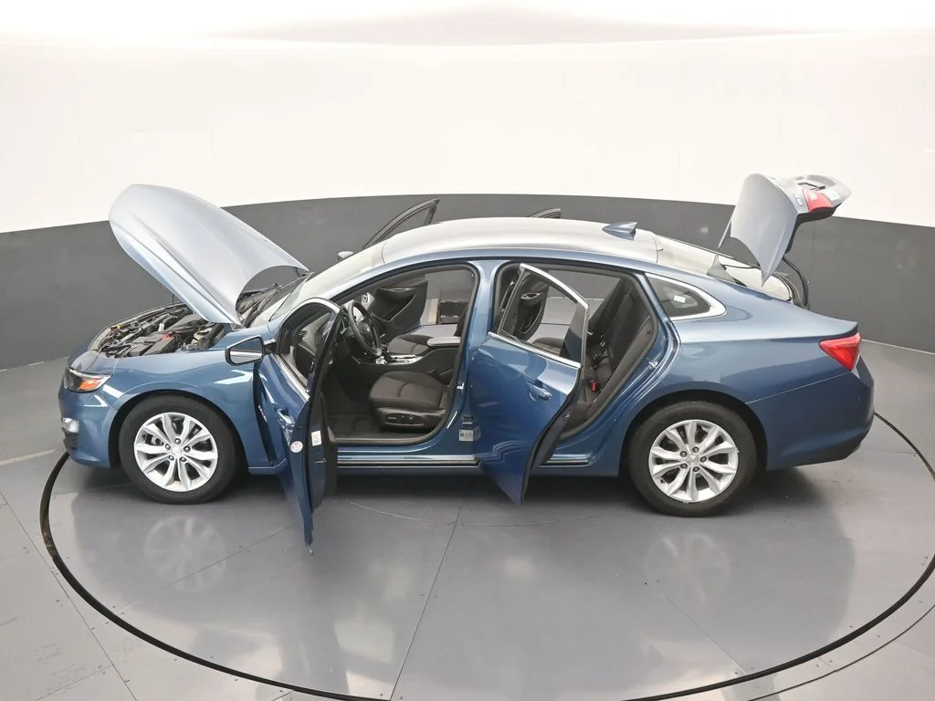 Used 2025 Lakeshore Blue Metallic Chevrolet LT image 62