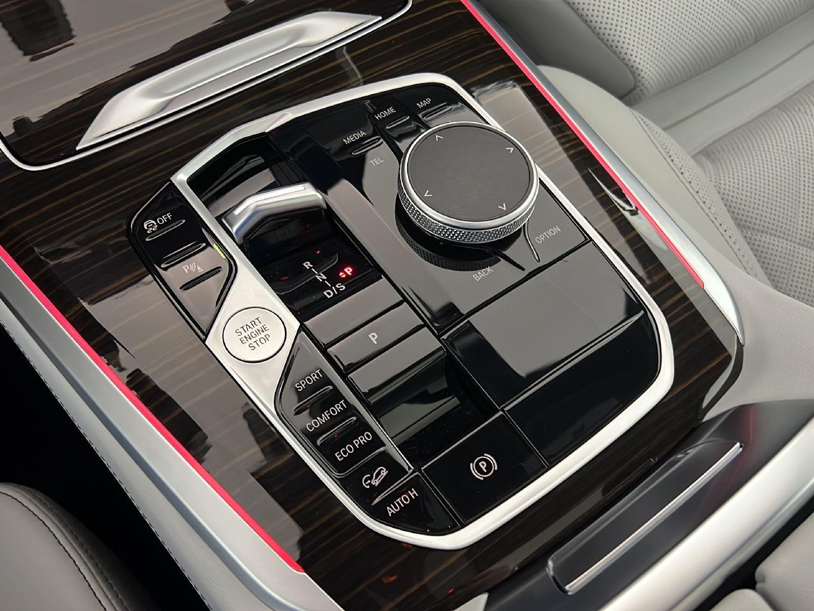 New 2026 Alpine White BMW xDrive40i image 18