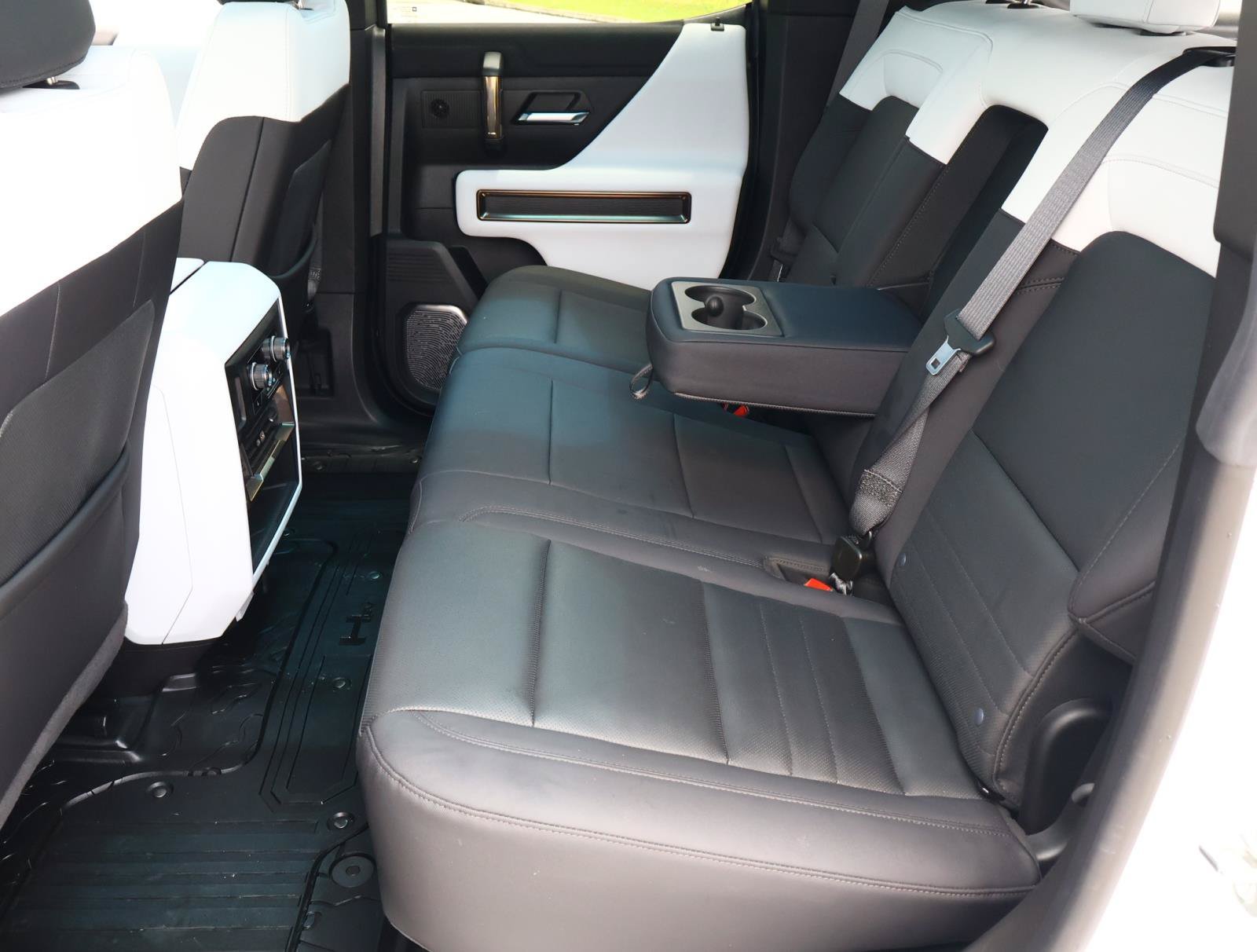 Used 2024 Interstellar White GMC 2X image 21
