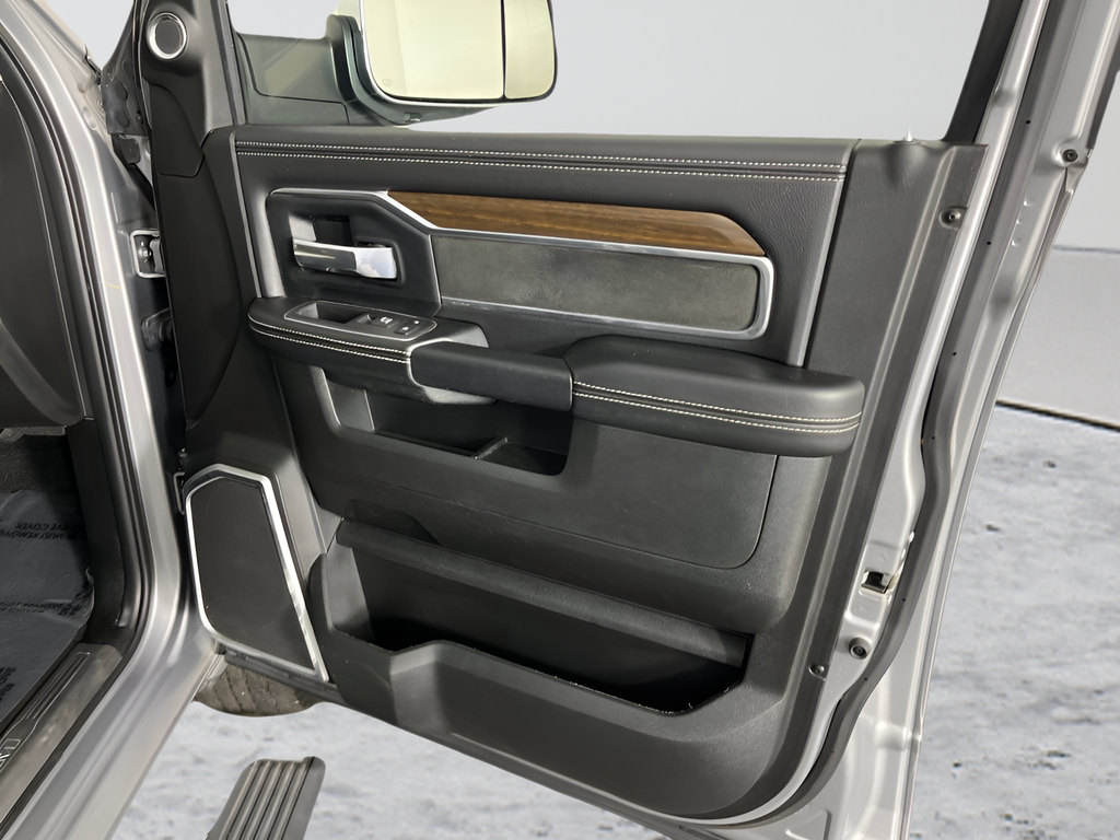 Used 2022 Silver Ram Laramie image 14