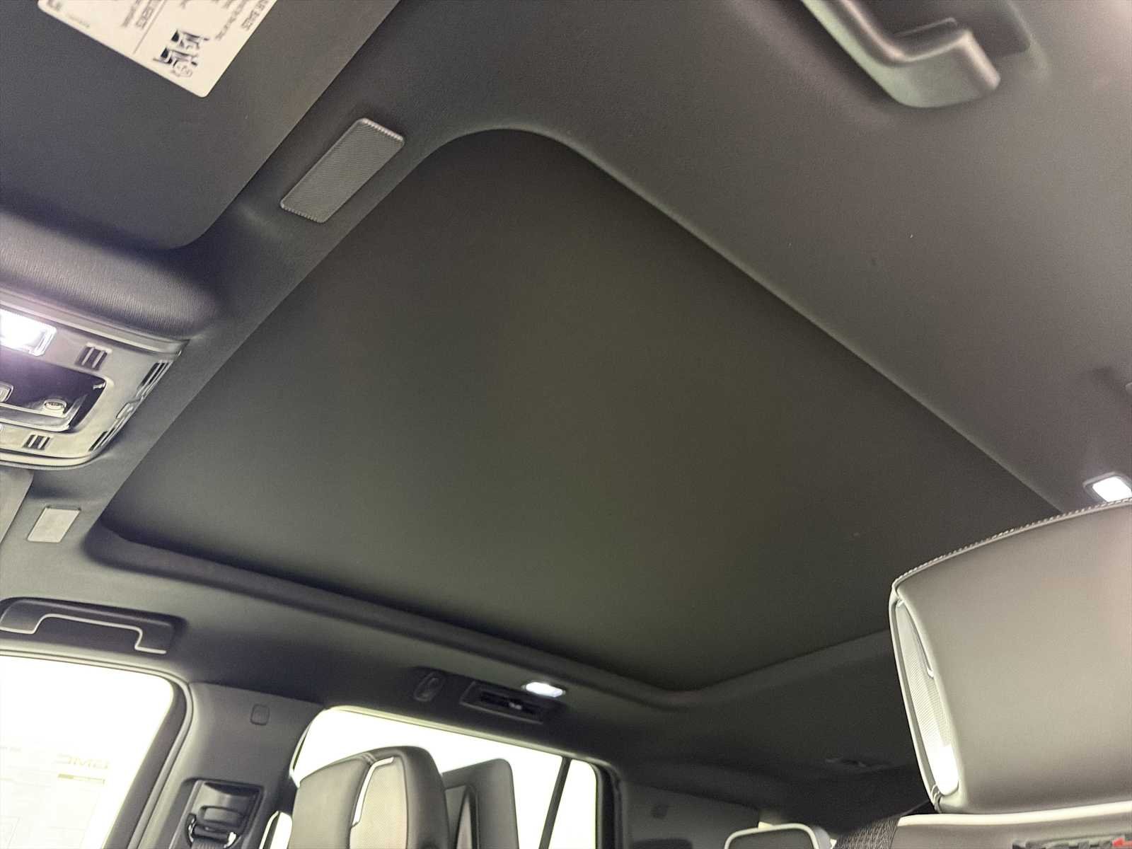2026 GMC Yukon AT4 Ultimate - Photo 36