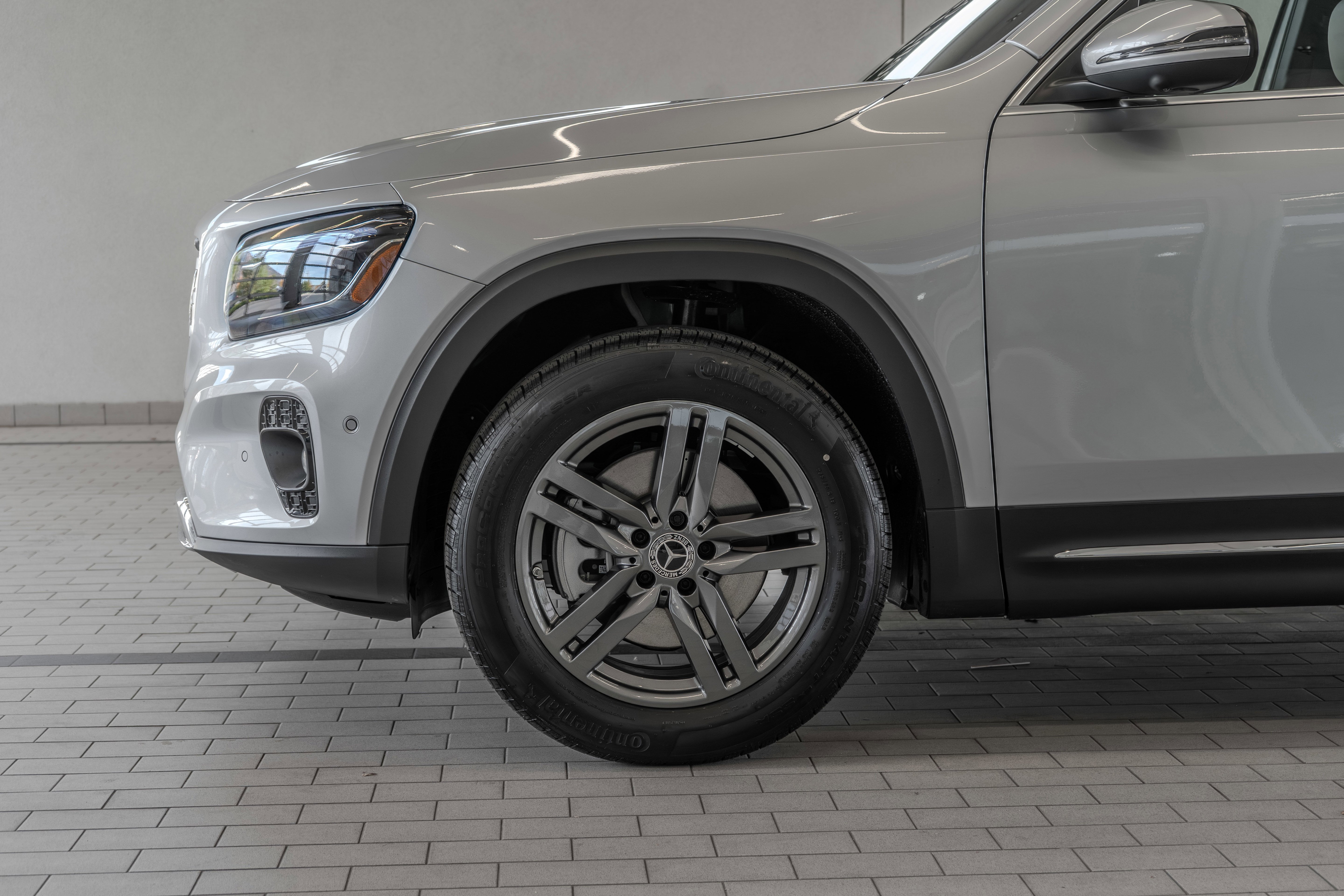 New 2026 Cirrus Silver Metallic Mercedes-Benz GLB 250 image 40