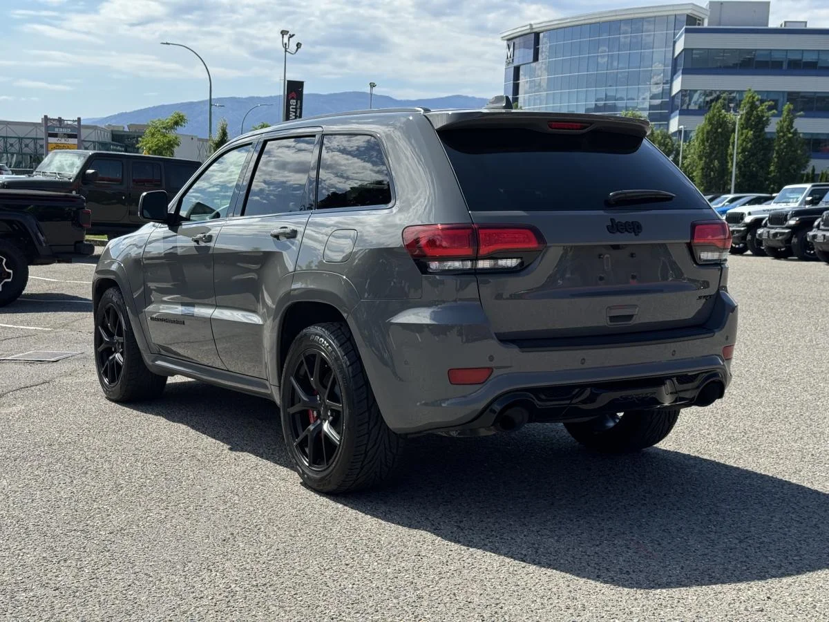 Used 2019 Grey Jeep SRT image 9