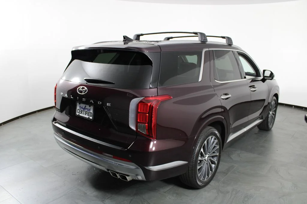 Used 2024 Red Hyundai Calligraphy image 4