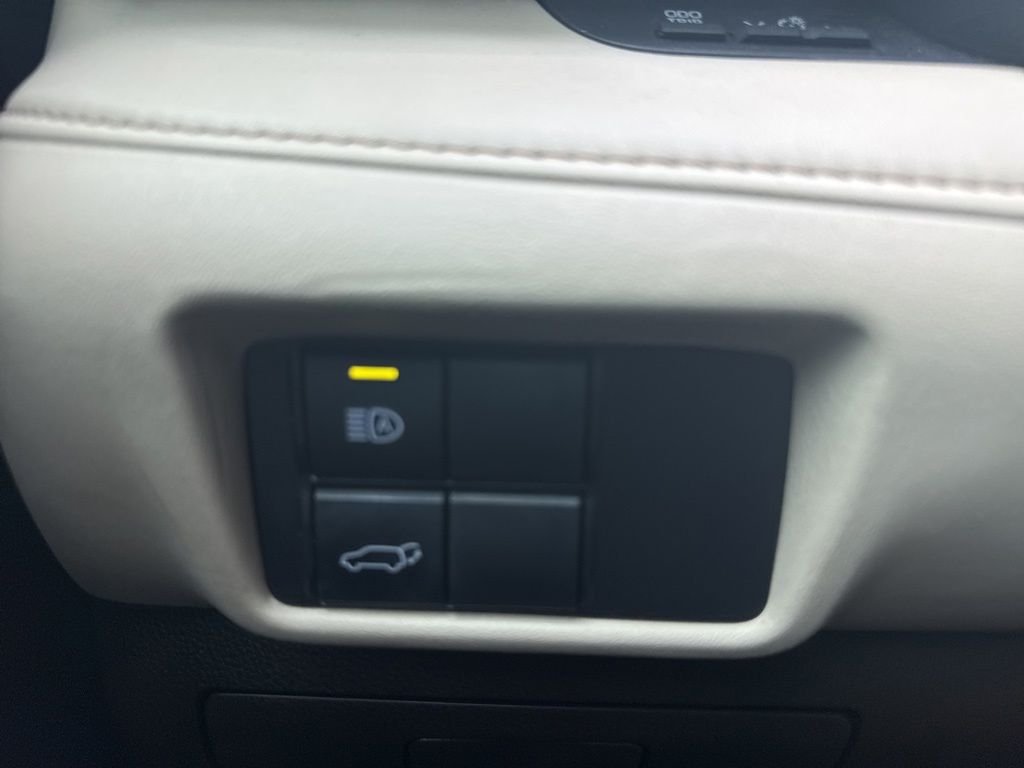 Used 2020 Gray Toyota XLE image 27