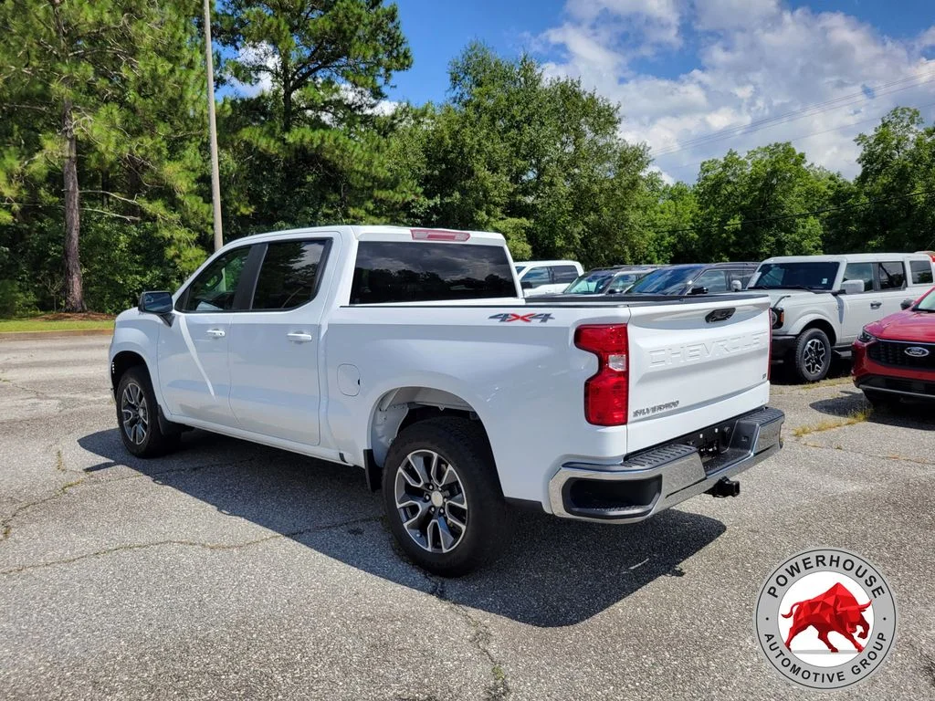 Used 2023 White Chevrolet LT image 3