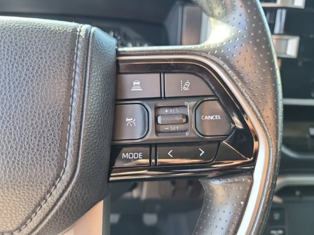 Used 2023  Toyota SR5 image 27