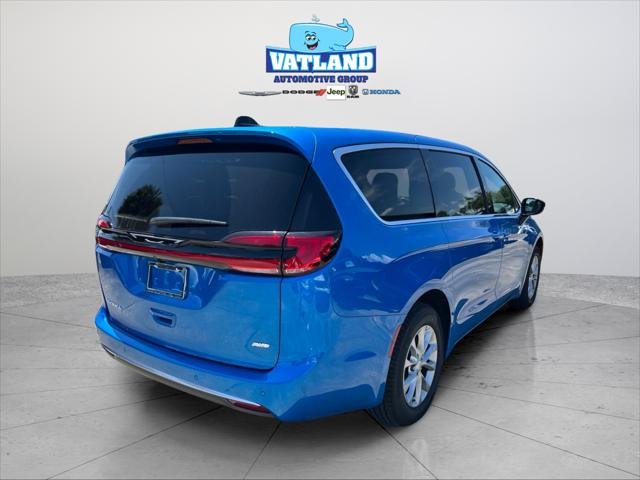 New 2027 Hydro Blue Pearl-Coat Exterior Paint Chrysler Select image 5