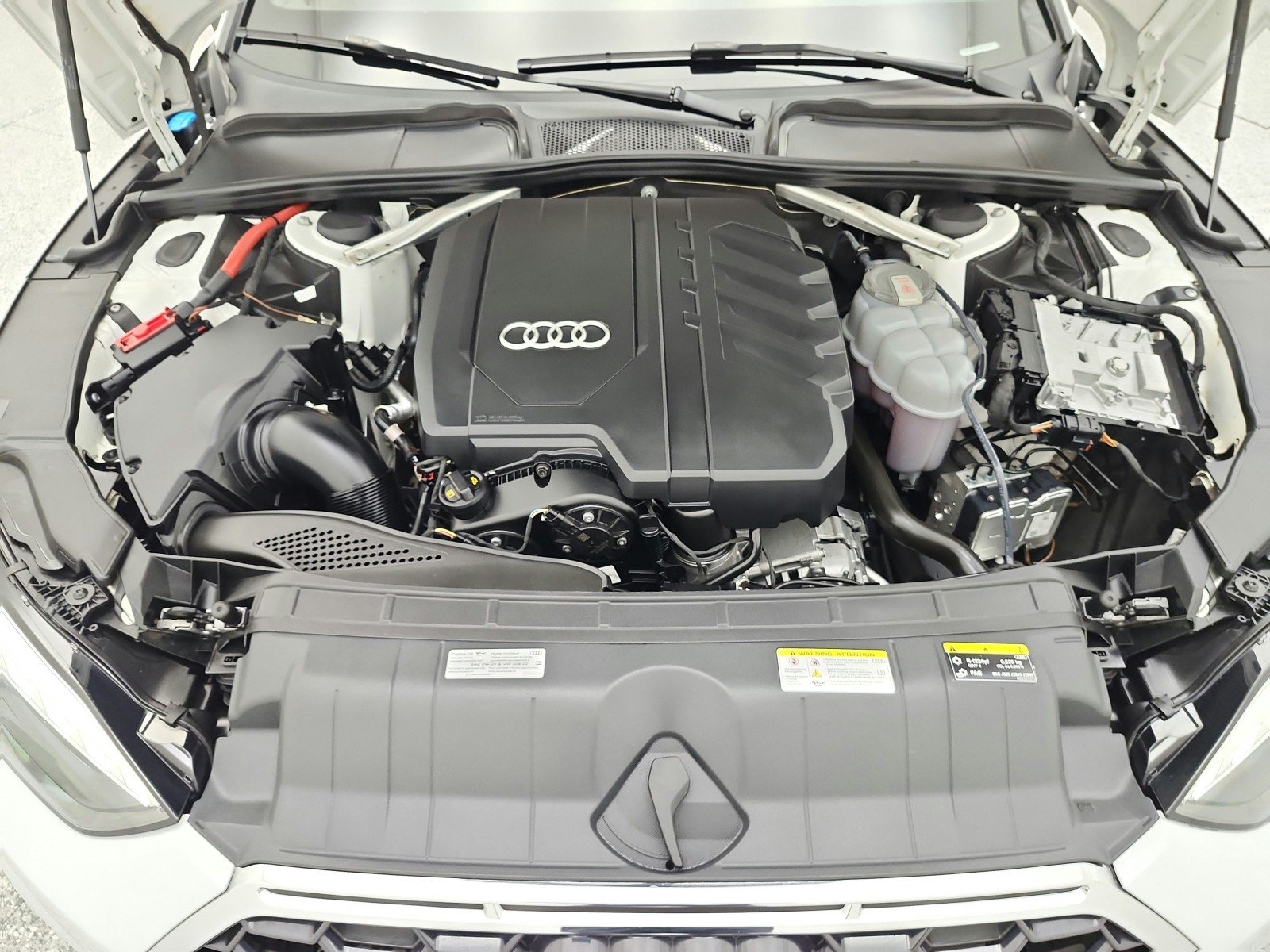 Used 2023 Glacier White Metallic Audi S line Premium image 17