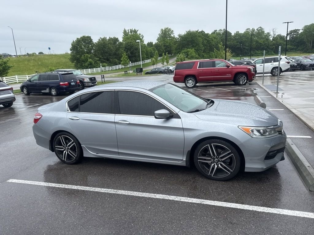 Used 2016 Honda Accord Sport with VIN 1HGCR2F55GA120948 for sale in Fort Wright, KY