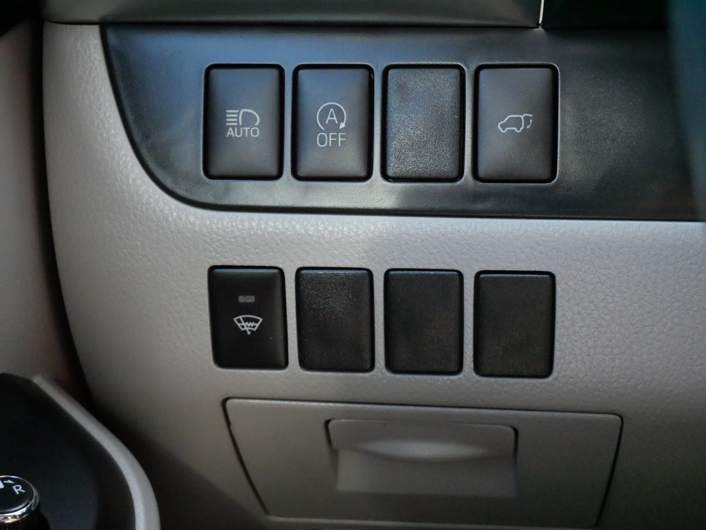 Used 2019 Celestial Silver Metallic Toyota XLE image 27