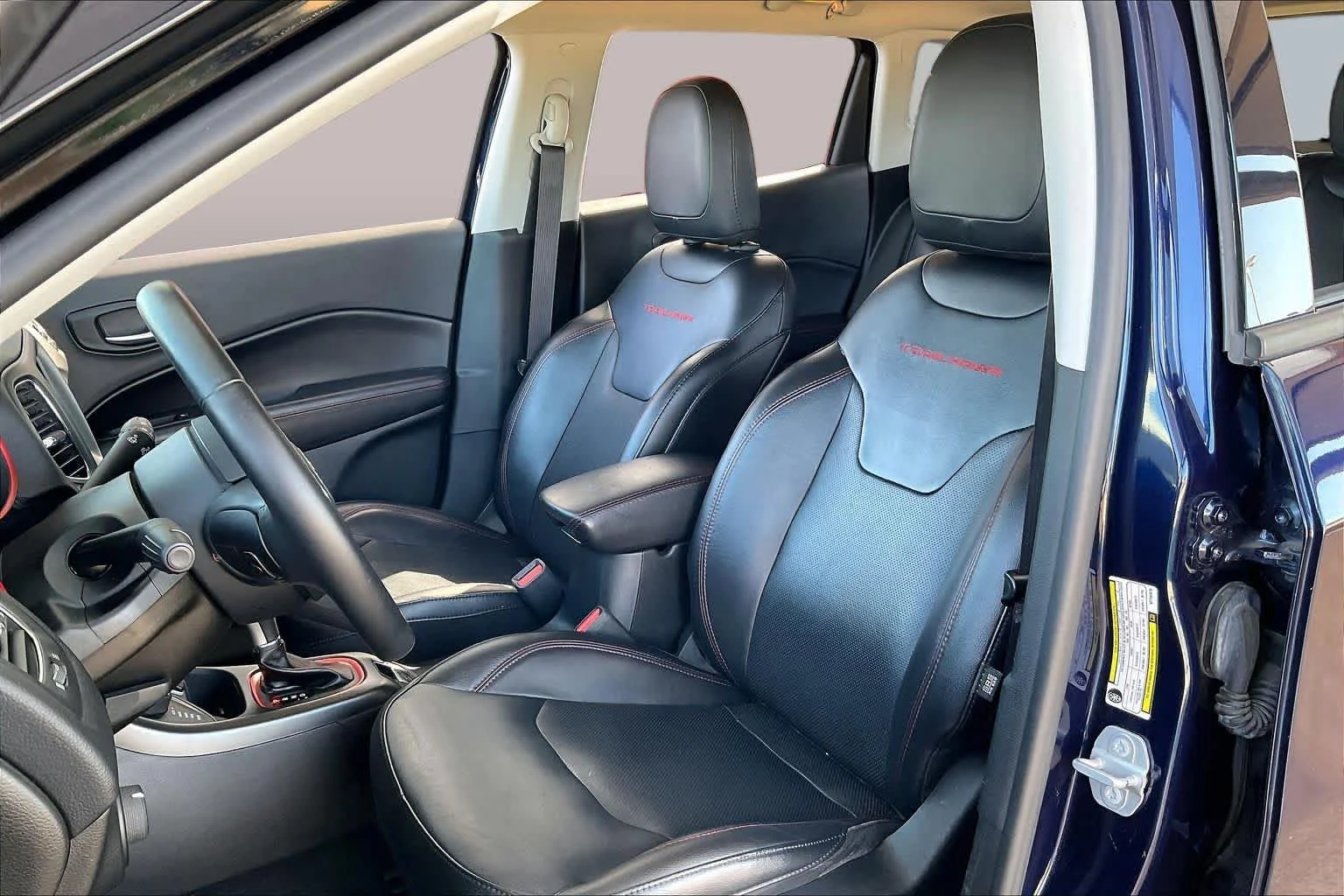 Used 2019 Jazz Blue Pearlcoat Jeep Trailhawk image 8