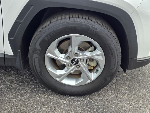 Used 2023 White Hyundai SEL image 6