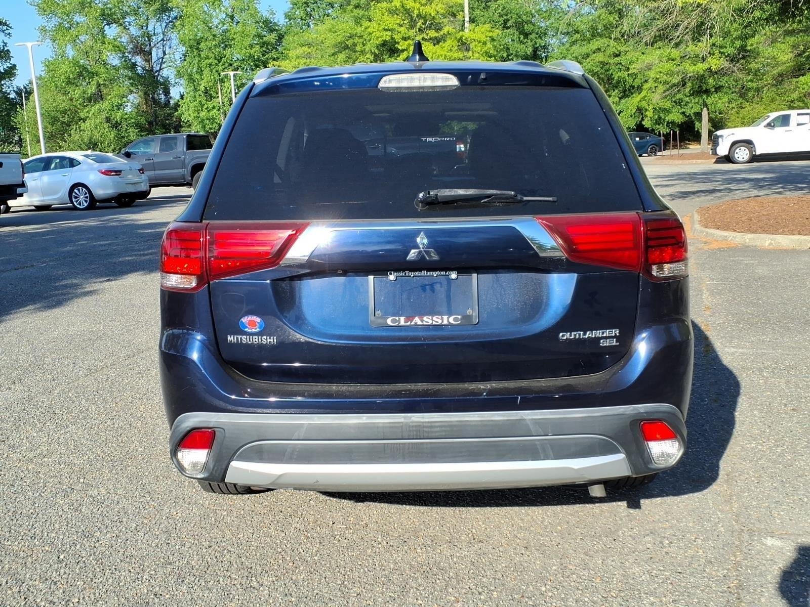Used 2017 Cosmic Blue Metallic Mitsubishi SEL image 8