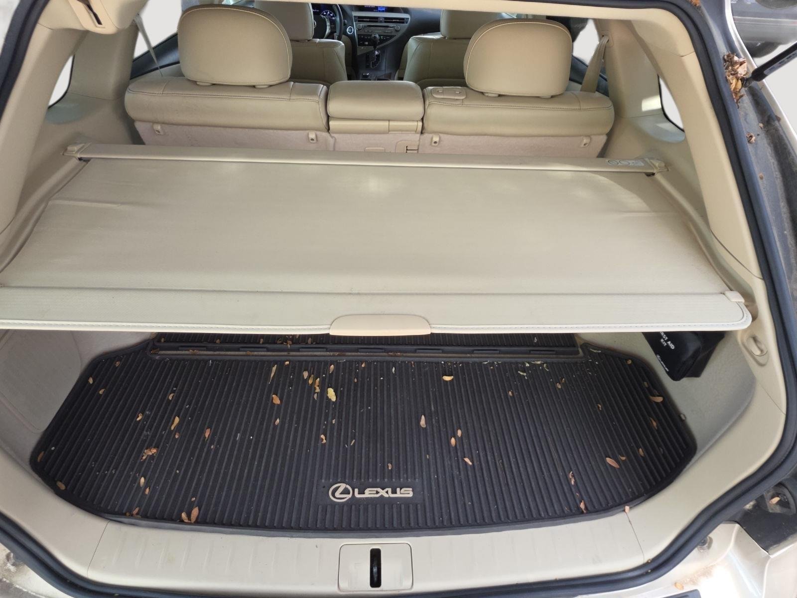 Used 2015 Satin Cashmere Metallic Lexus Base image 19