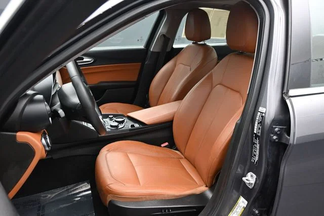 Used 2019 Gray Alfa Romeo Base image 11