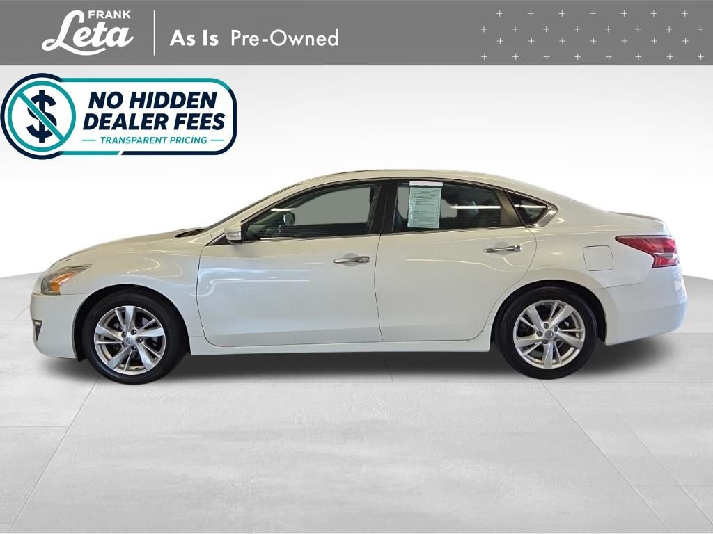 Used 2013 Pearl White Metallic Nissan  image 3