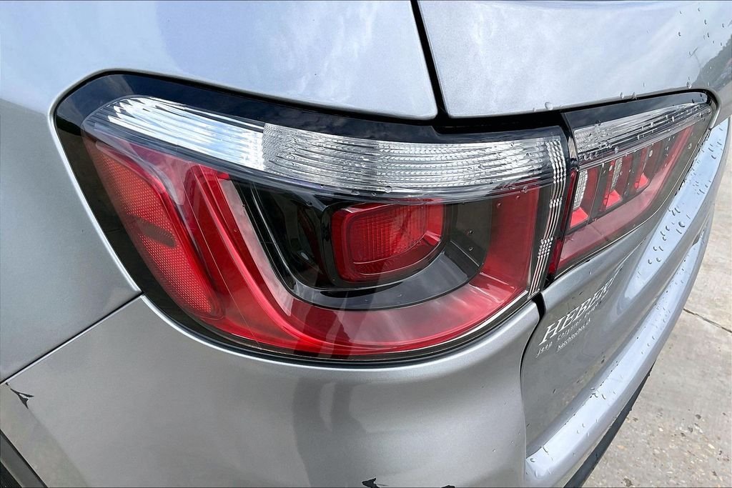 Used 2019 Silver Jeep Latitude image 28