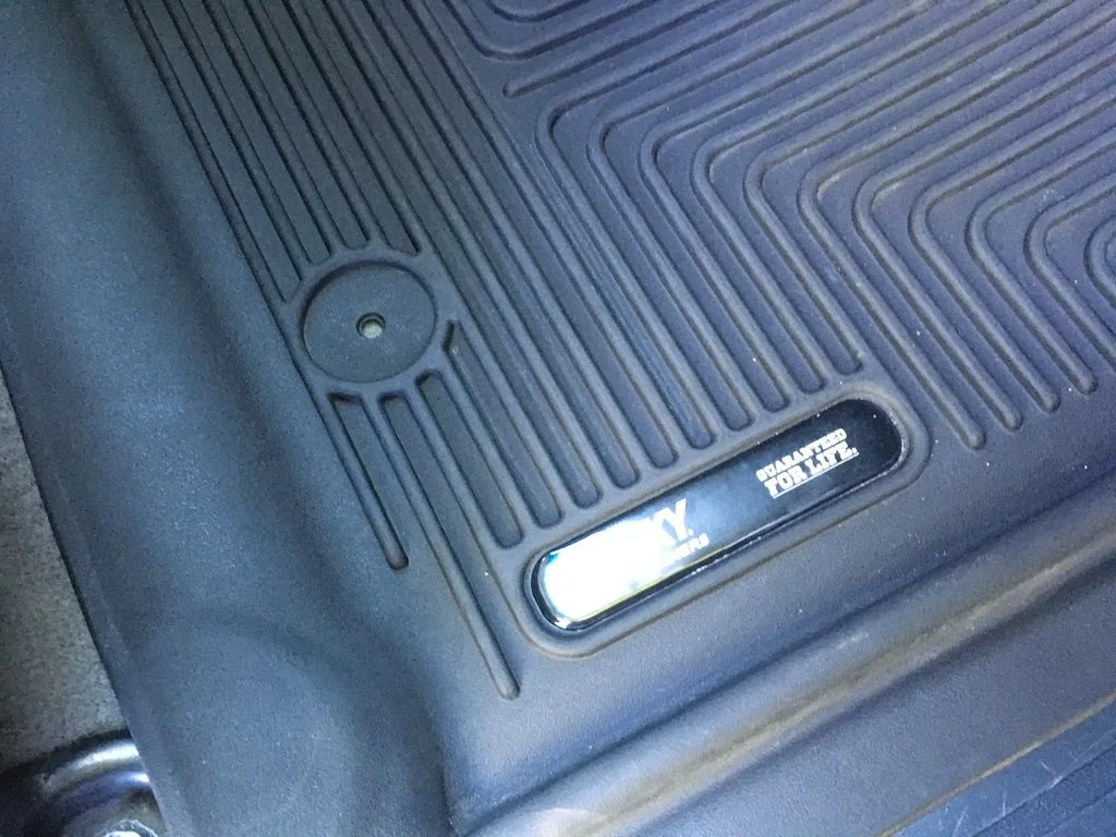 Used 2010 Silver Toyota Limited image 33