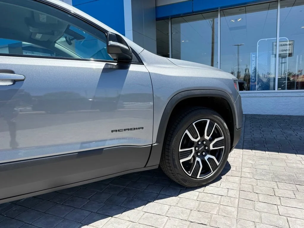 Used 2021 SATIN STEEL METALLIC GMC SLE image 13