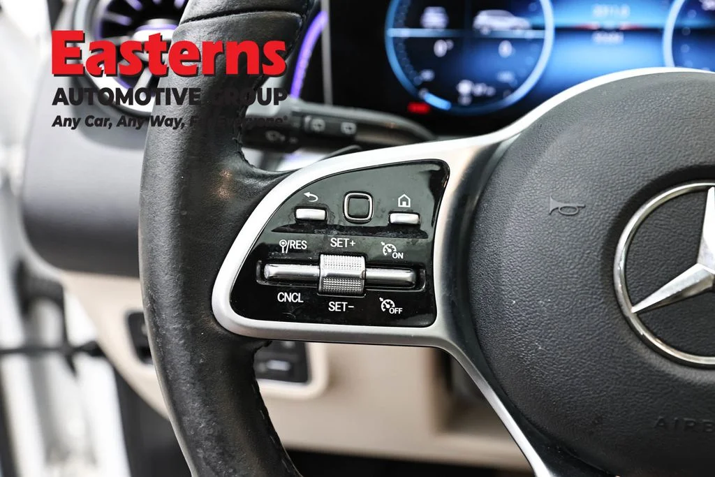 Used 2021 White Mercedes-Benz GLB 250 image 19