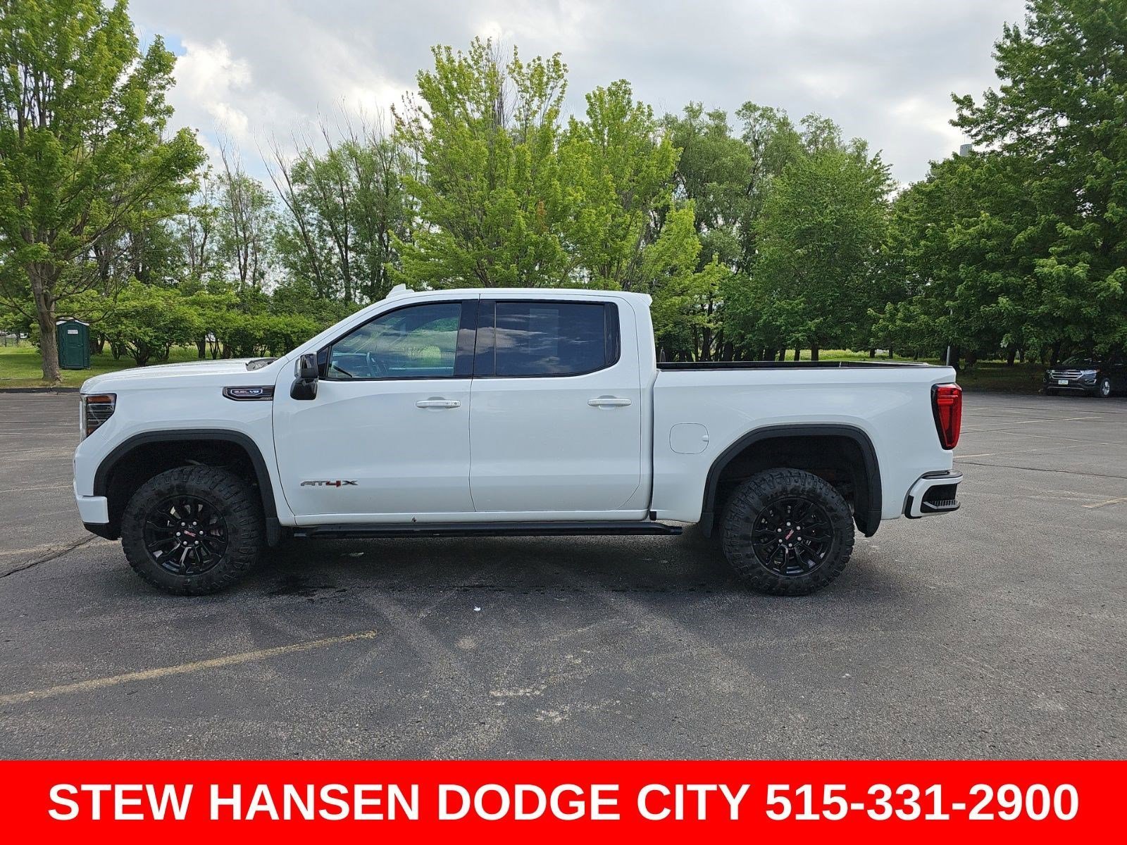 2022 GMC Sierra 4WD Crew Cab Short Box AT4X's photo
