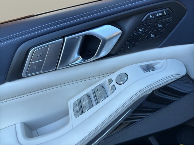 Used 2021 Carbon Blue Metallic BMW xDrive40i image 21