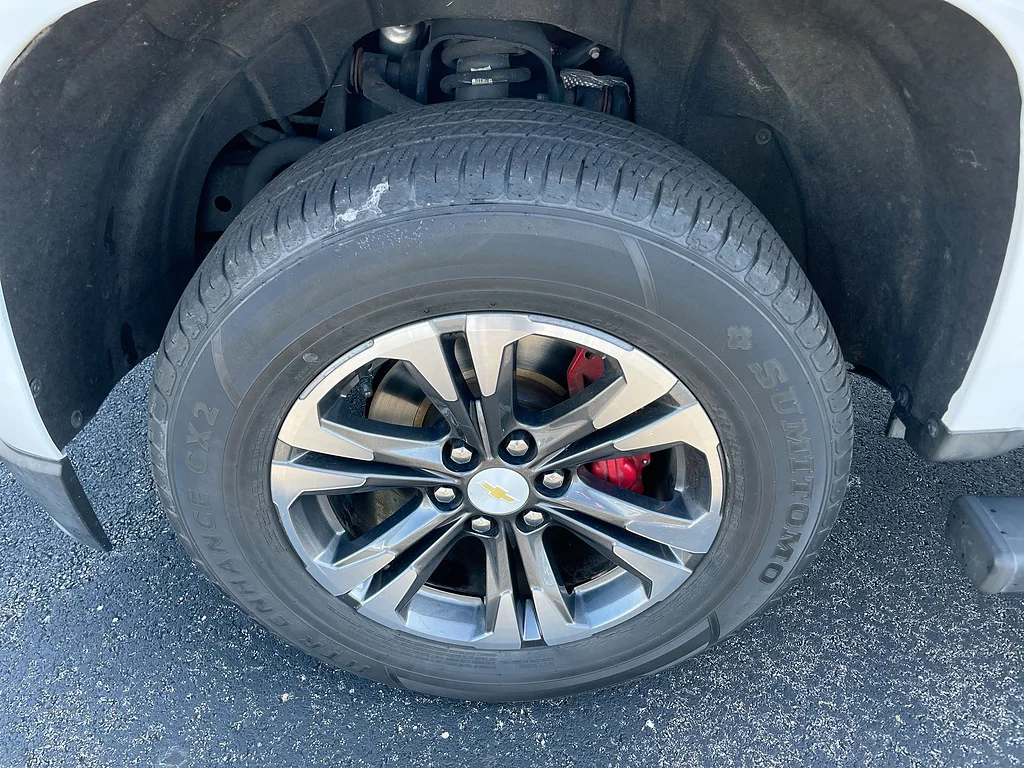 Used 2018 Summit White Chevrolet LT image 30