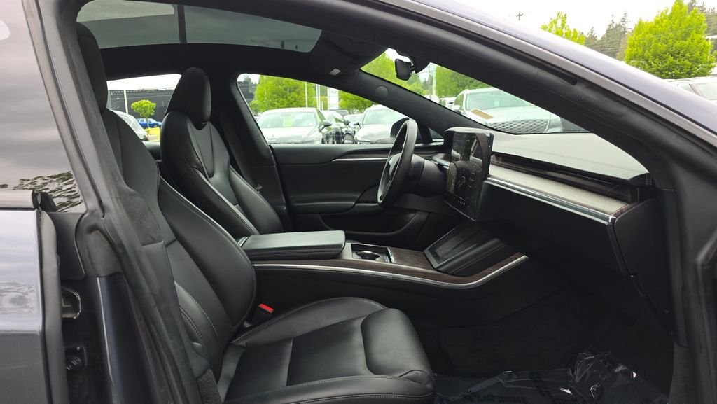 Used 2023 Stealth Gray Tesla  image 11