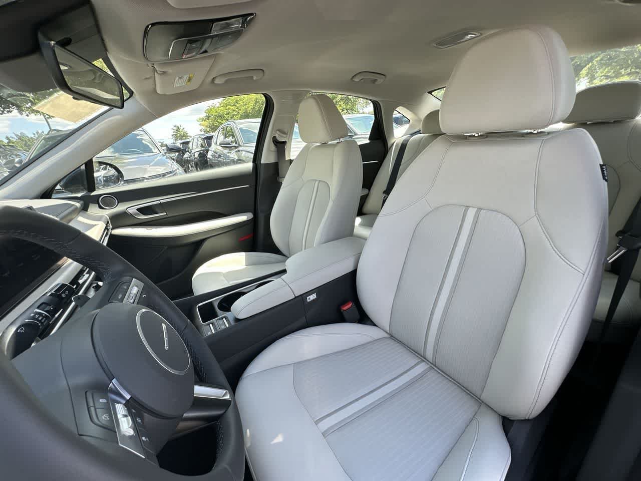 2025 Hyundai Sonata Hybrid SEL - Photo 14