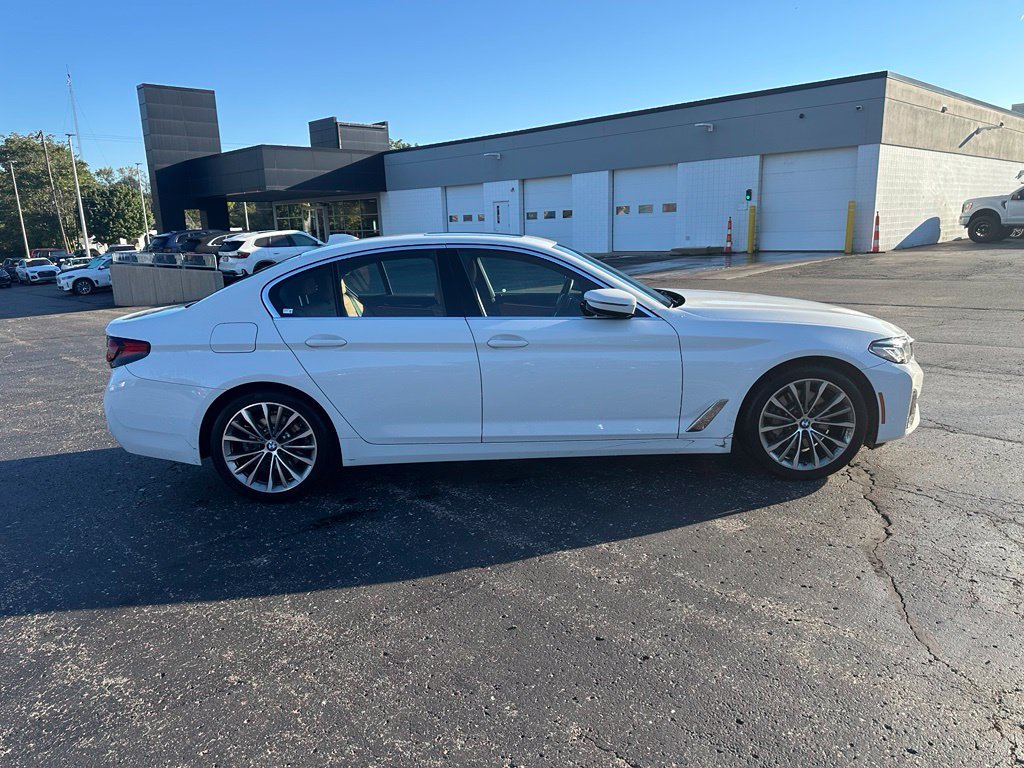 Used 2021 Alpine White BMW 530i xDrive image 4