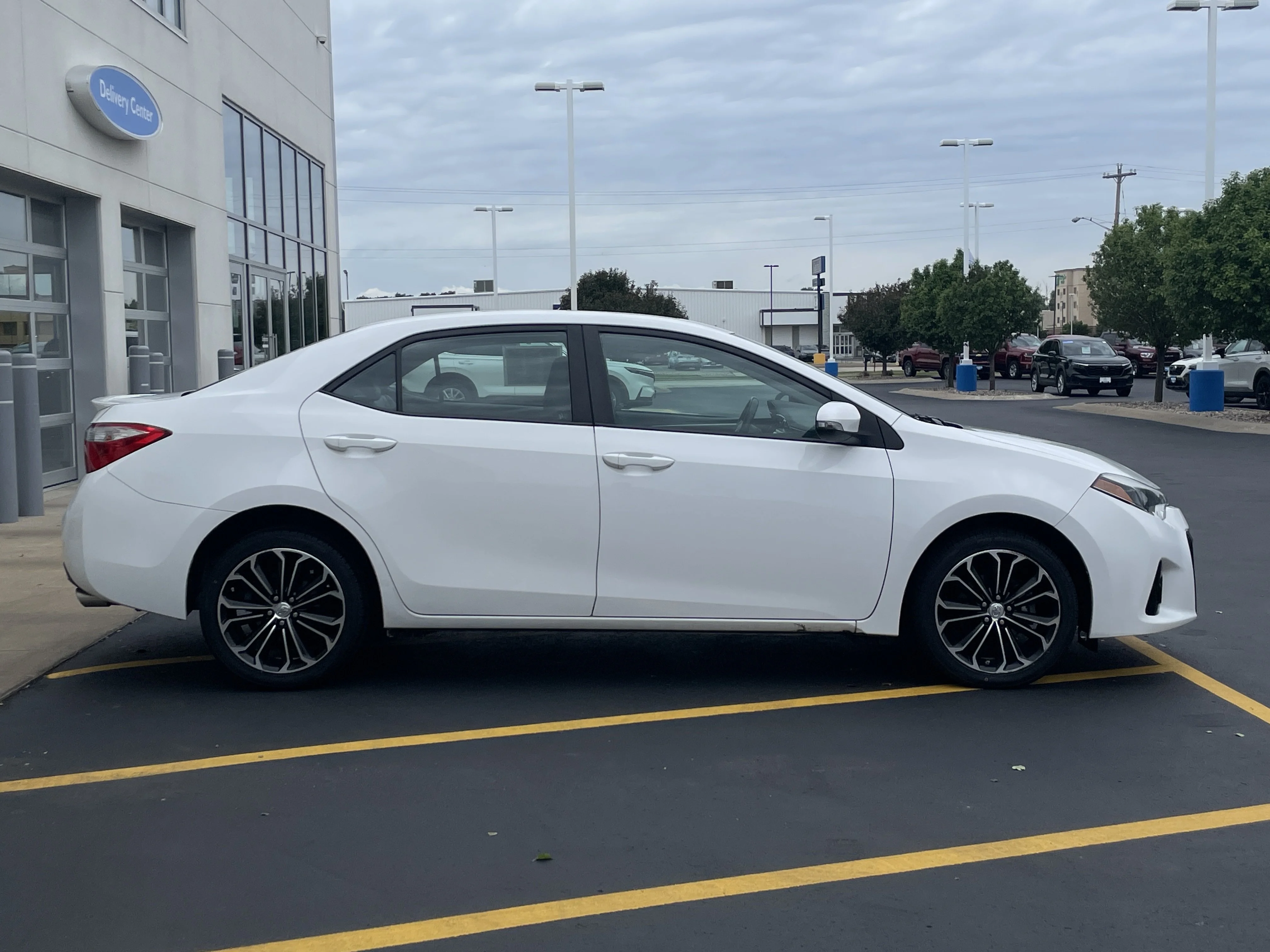 Used 2015 Super White Toyota S Plus image 8