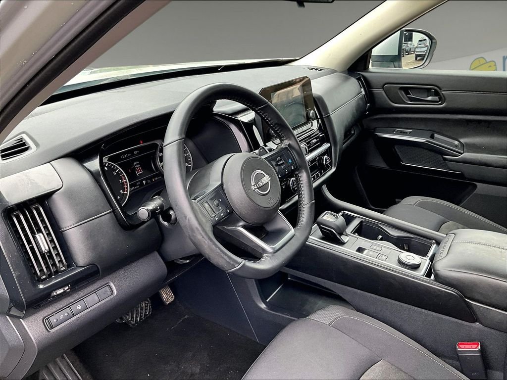 Used 2024 Silver Nissan SV image 8