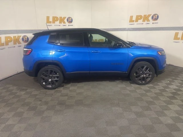 New 2026 Hydro Blue Pearl-Coat Exterior Paint Jeep Limited image 2