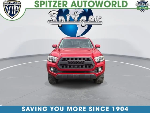 Used 2017 Red Toyota SR5 image 3