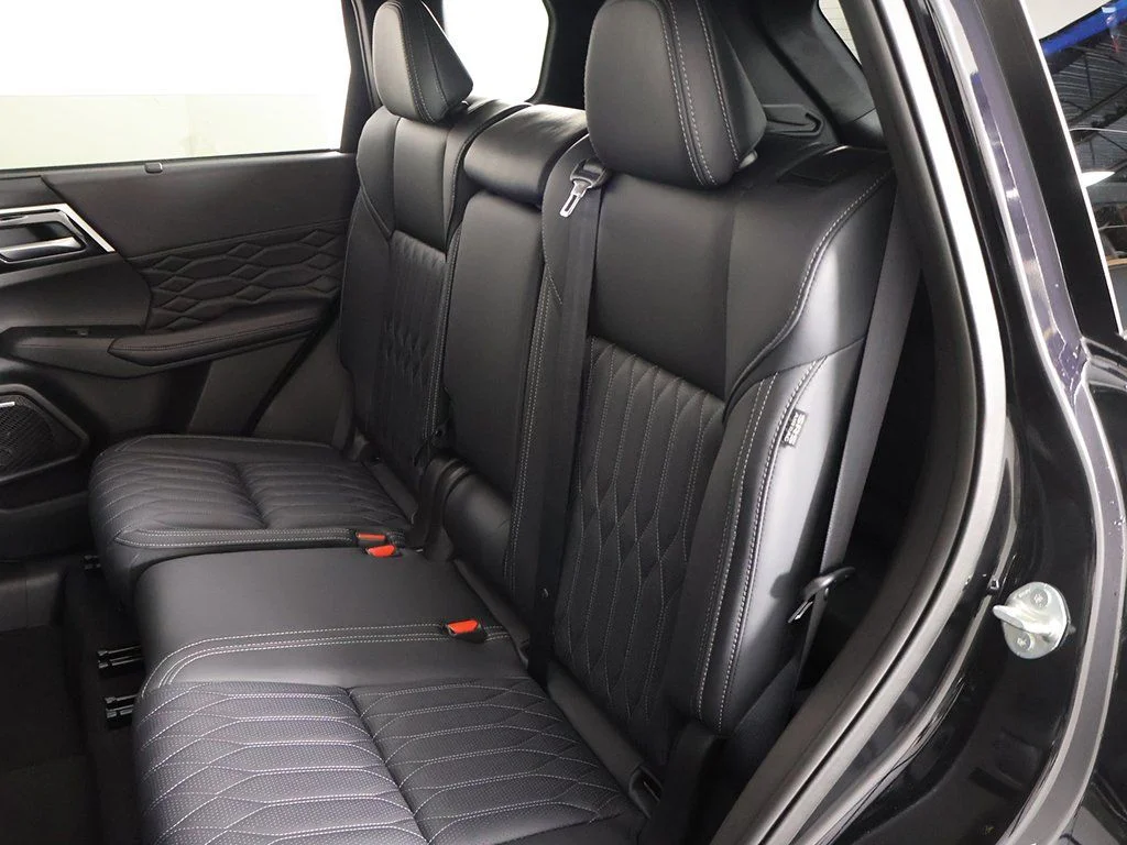 2025 Mitsubishi Outlander SEL - Photo 35