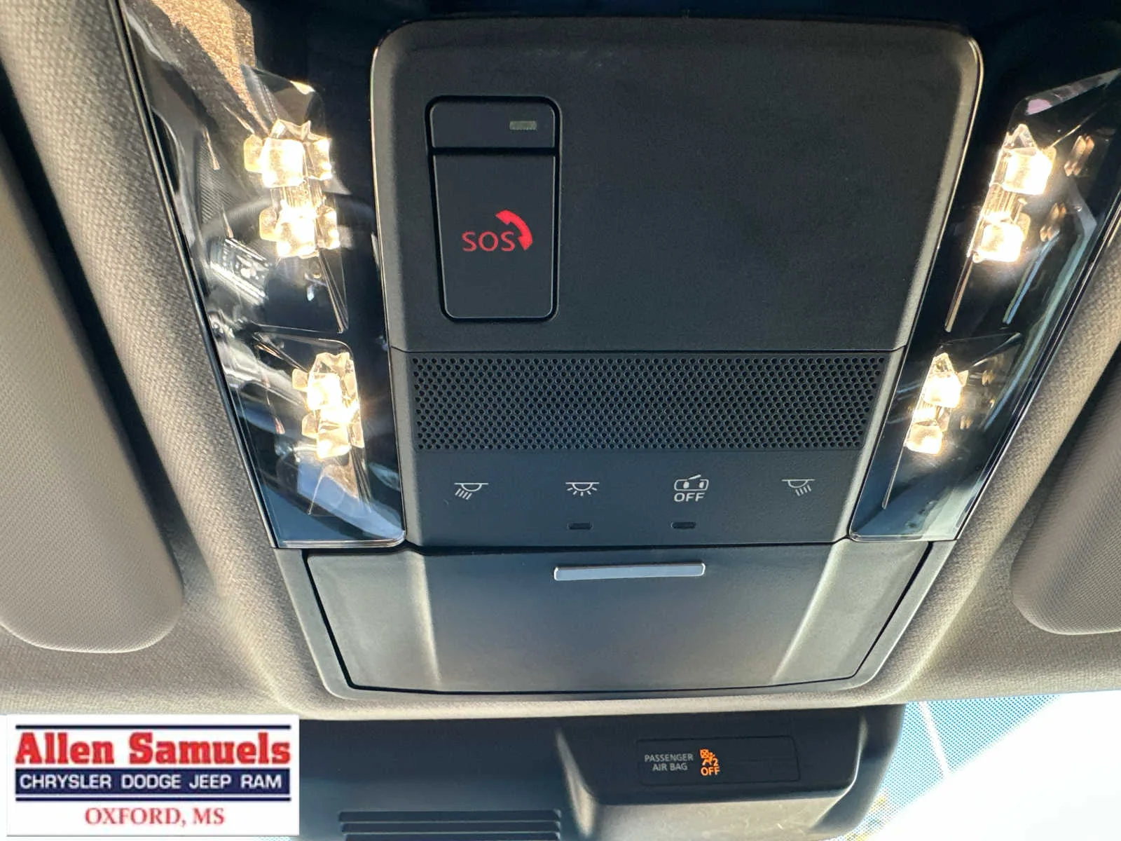 2025 Mitsubishi Outlander SE - Photo 24