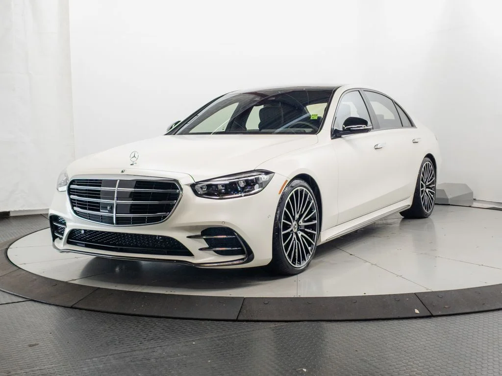 Used 2023 MANUFAKTUR Cashmere White Magno Mercedes-Benz S 580 image 3