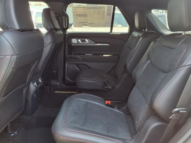 2025 Ford Explorer ST - Photo 8