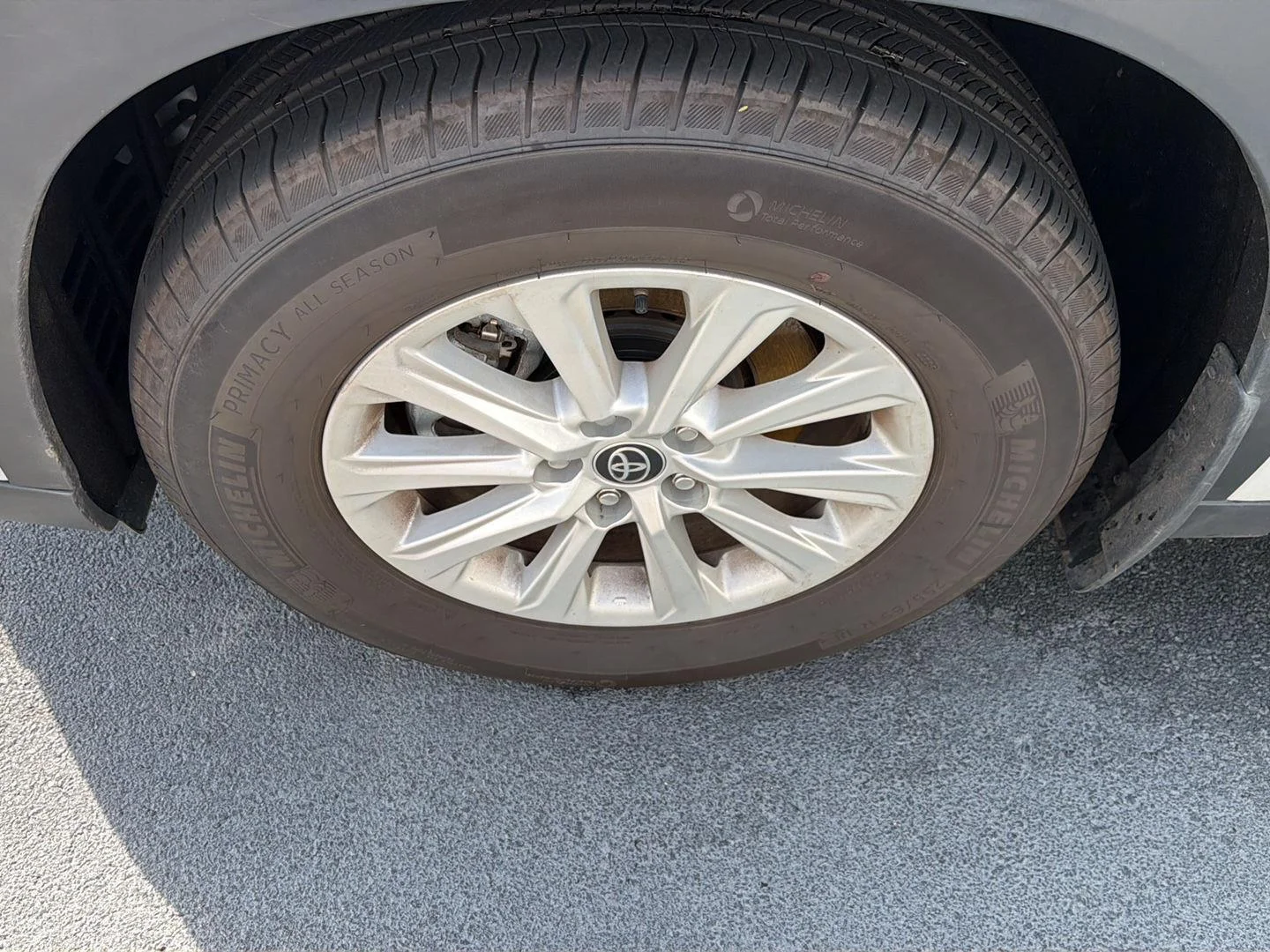 Used 2025 Wind Chill Pearl Toyota XLE image 7