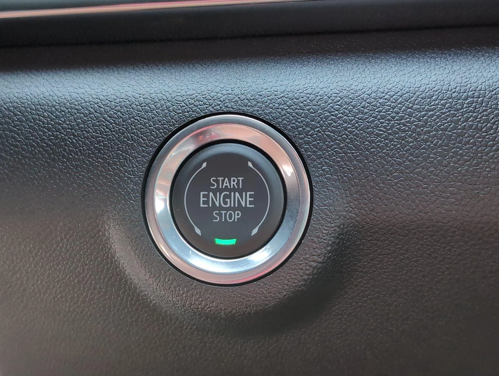 New 2026 Sterling Metallic GMC Elevation image 17