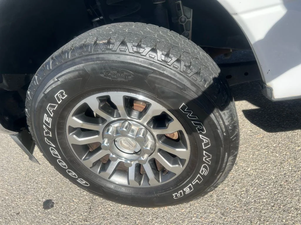Used 2020 Oxford White Ford Lariat image 29