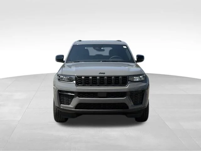 New 2027 Sting-Gray Clearcoat Jeep Laredo Altitude image 3