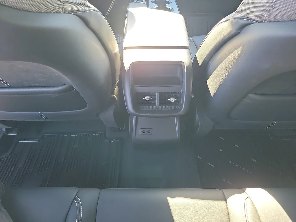 2024 Cadillac LYRIQ Tech, photo 10 of 12