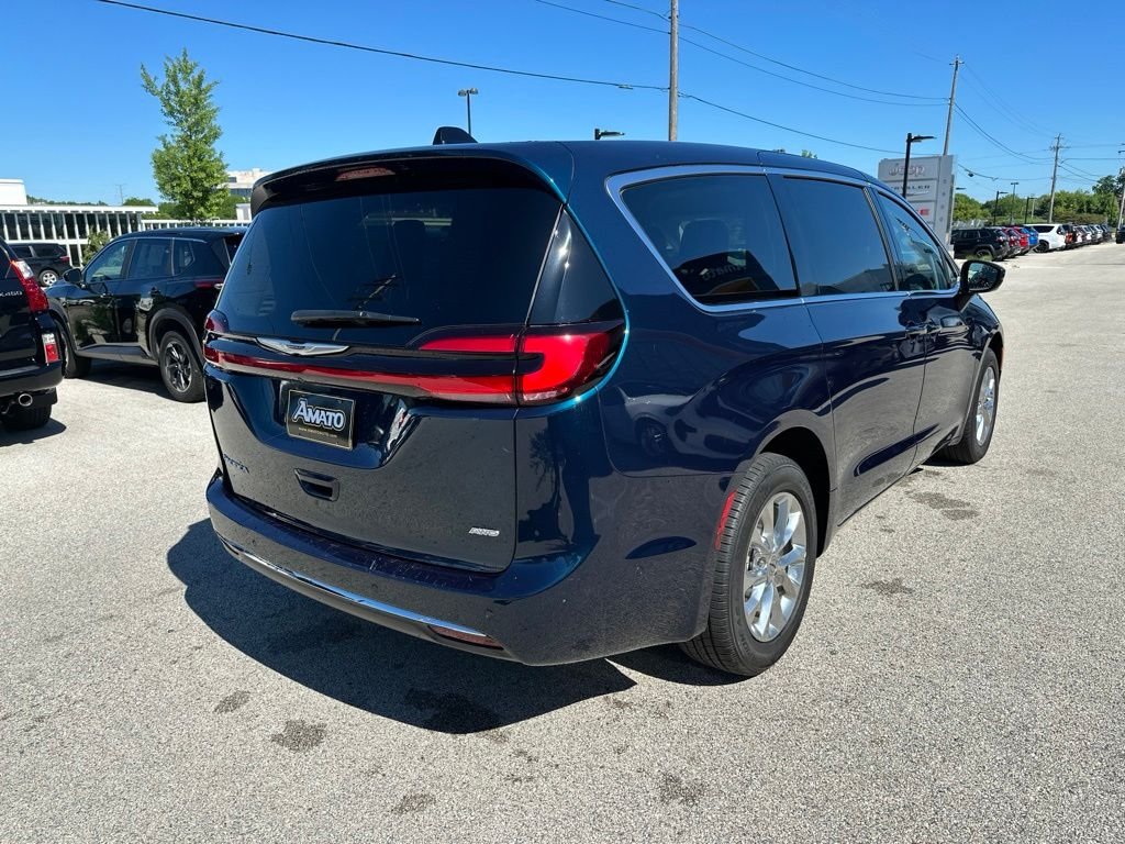 Used 2023 Blue Chrysler Touring L image 7