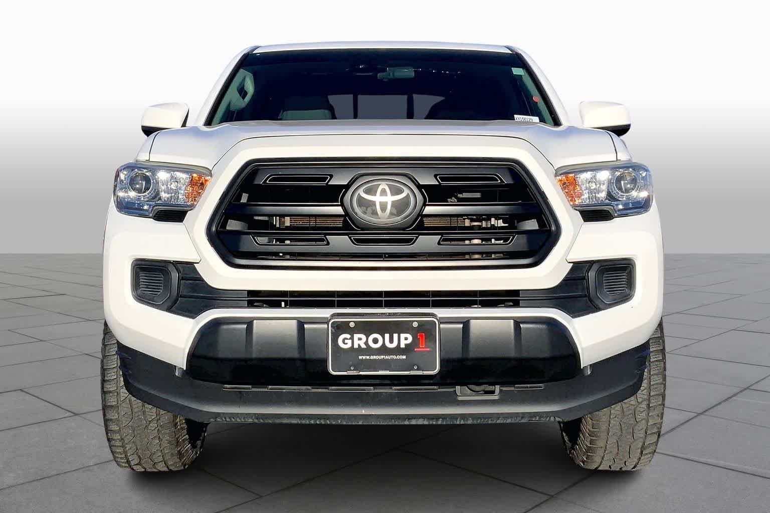 Used 2019 Super White Toyota SR image 3
